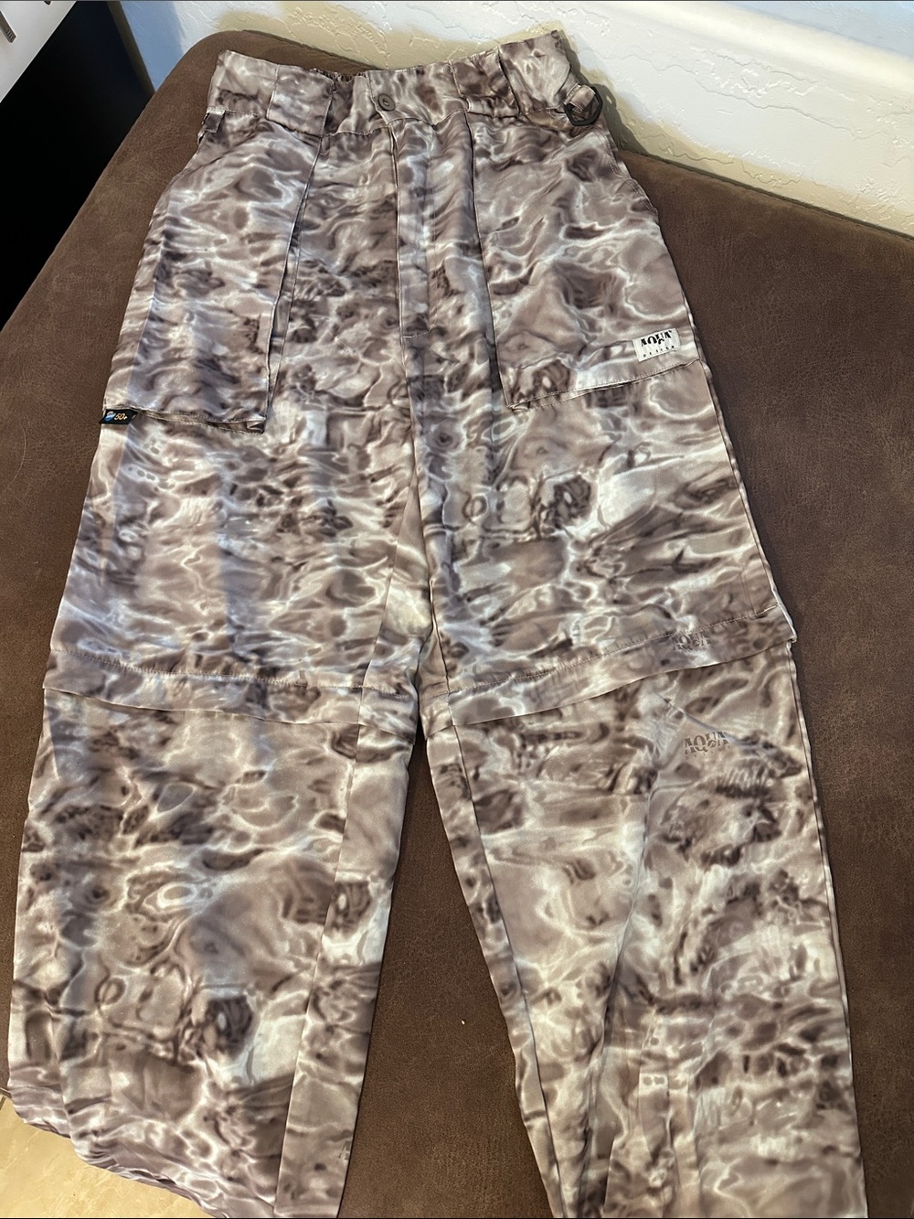 Aqua Designs Convertible shorts/pants Camo Cargo Pants in Taupe/Gray size Small